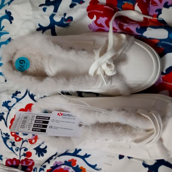 Superga - Picture 1 of 4